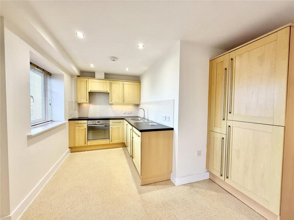 Apartment in Highcliffe-on-Sea, Walkford, Highcliffe and Walkford - View 2