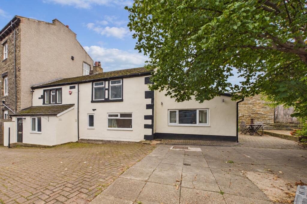 Main image of property: Bradford Road, Cleckheaton, West Yorkshire, BD19