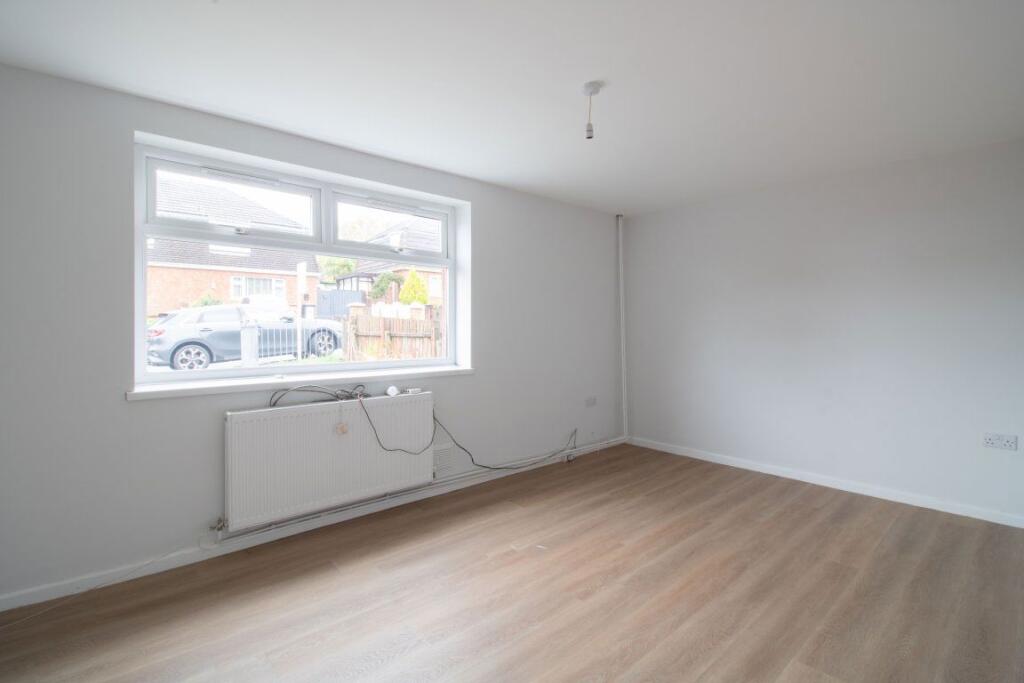 House in Newport - View 4