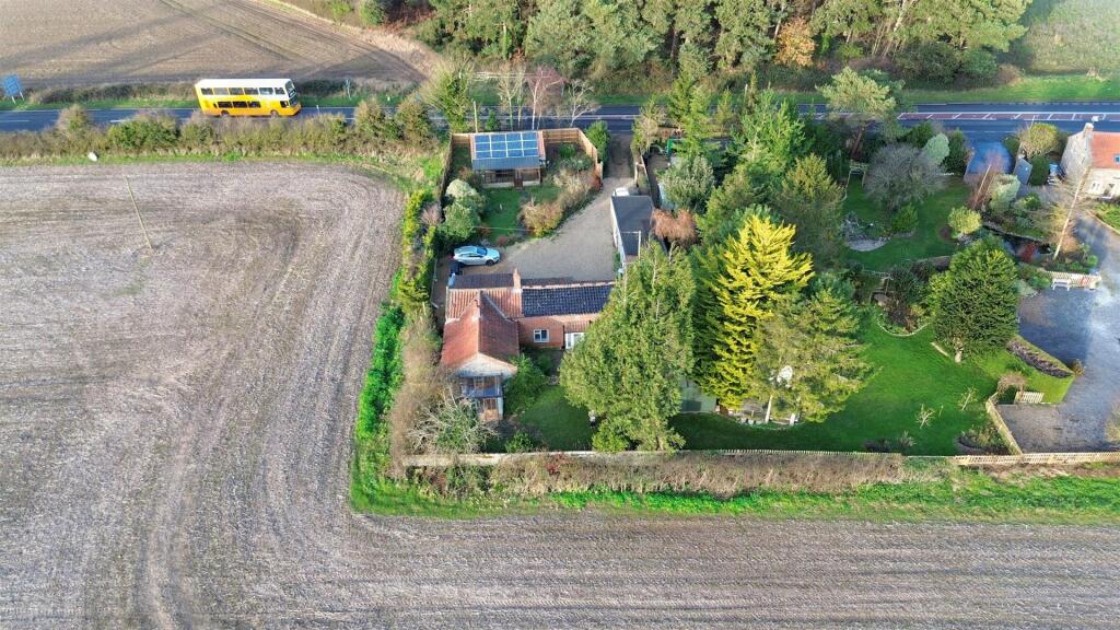3-bed house on Holt Road, Upper Sheringham, Sheringham, £450,000