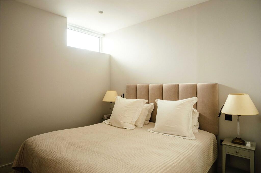 Apartment in London, South Kensington - More