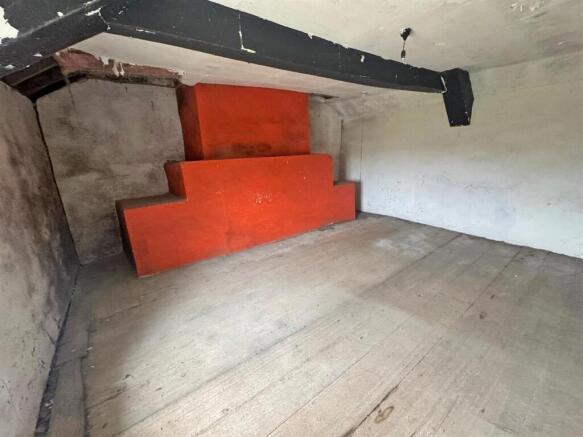 BEDROOM 2