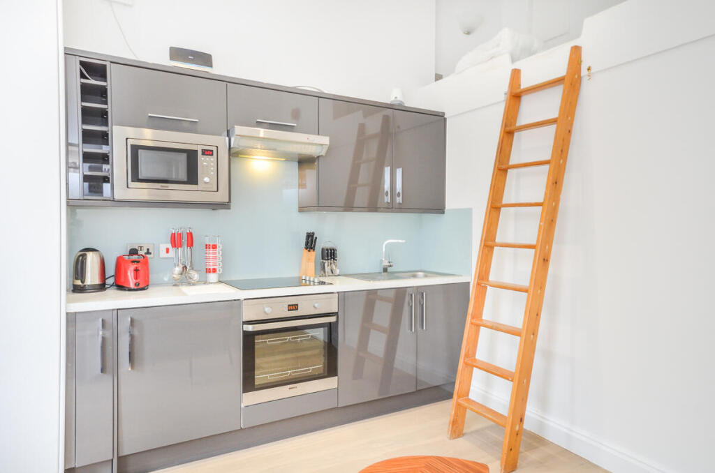 Studio flat for rent