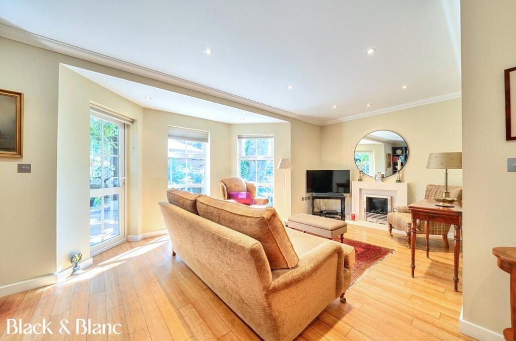 Apartment in Bromley - View 4