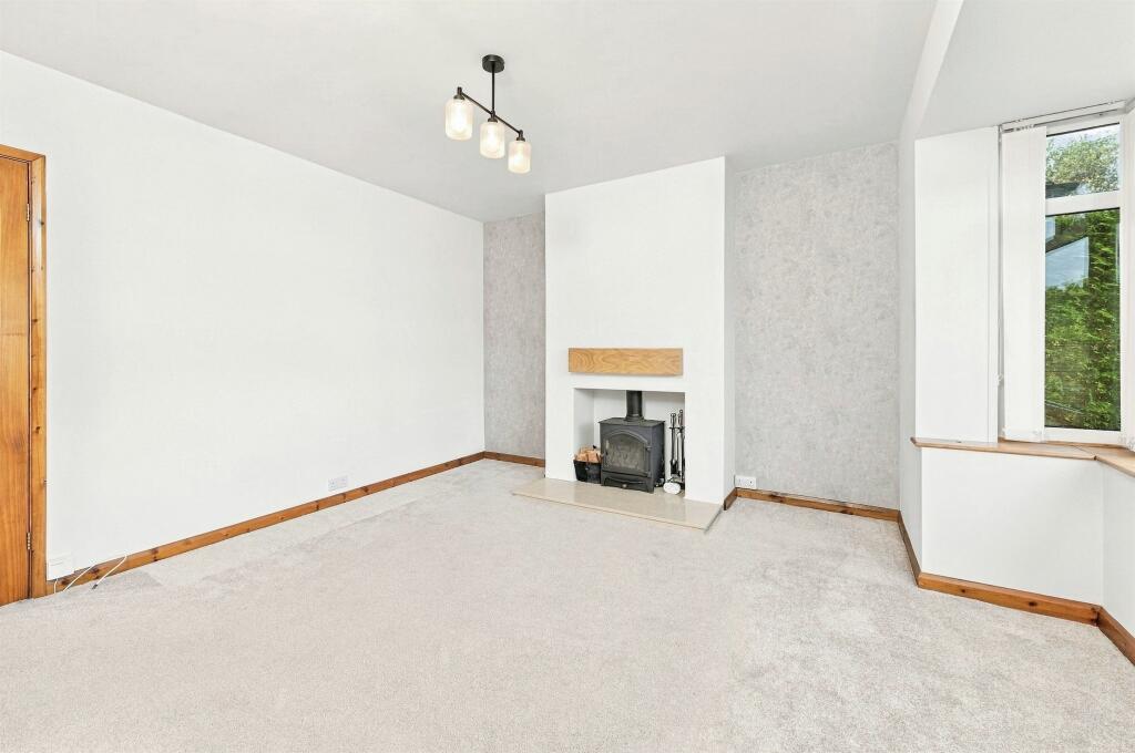 Deyne Road, Netherton, Huddersfield photo 3