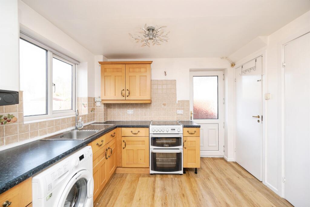 Macdonald Close, Tividale, Oldbury photo 5