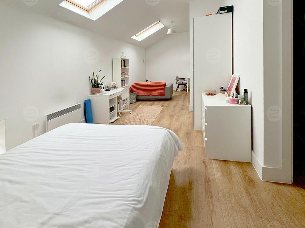 Apartment in Salford, Greater Manchester - View 2