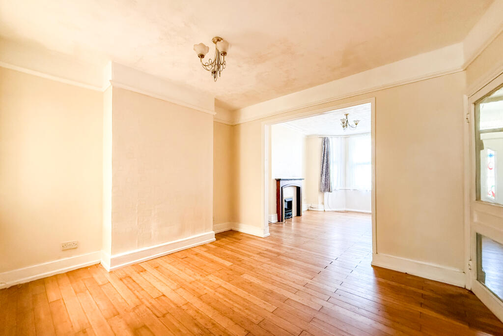 House in Eastbourne, East Sussex - View 4