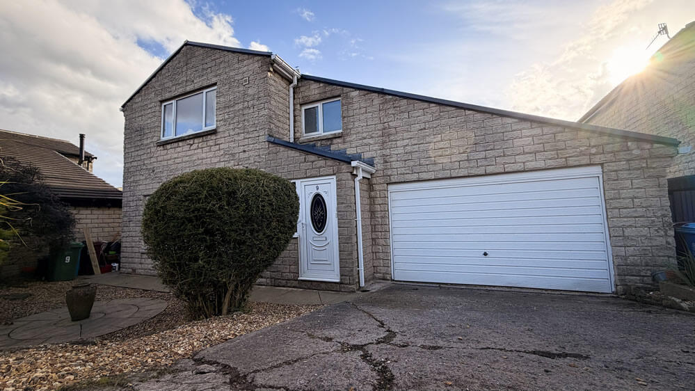 4-bed detached on  9 Clydesdale Rise, Diggle, OL3 5PX, £535,000