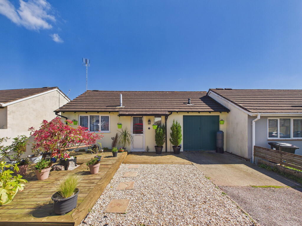Main image of property: Chinkwell Rise, Torquay, TQ2 7RX
