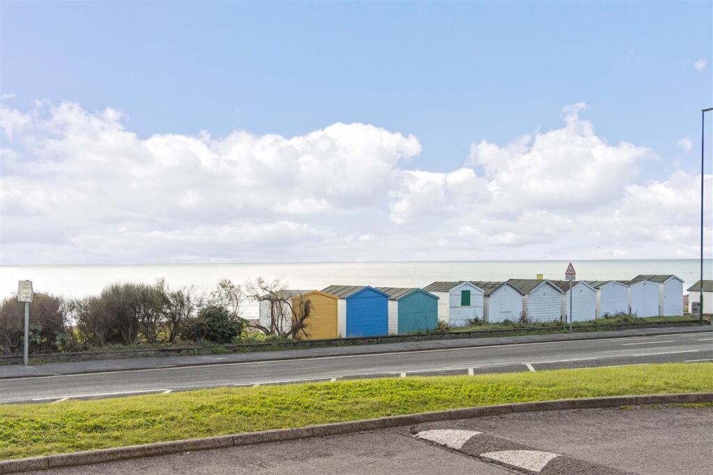 Apartment in Lancing - View 5