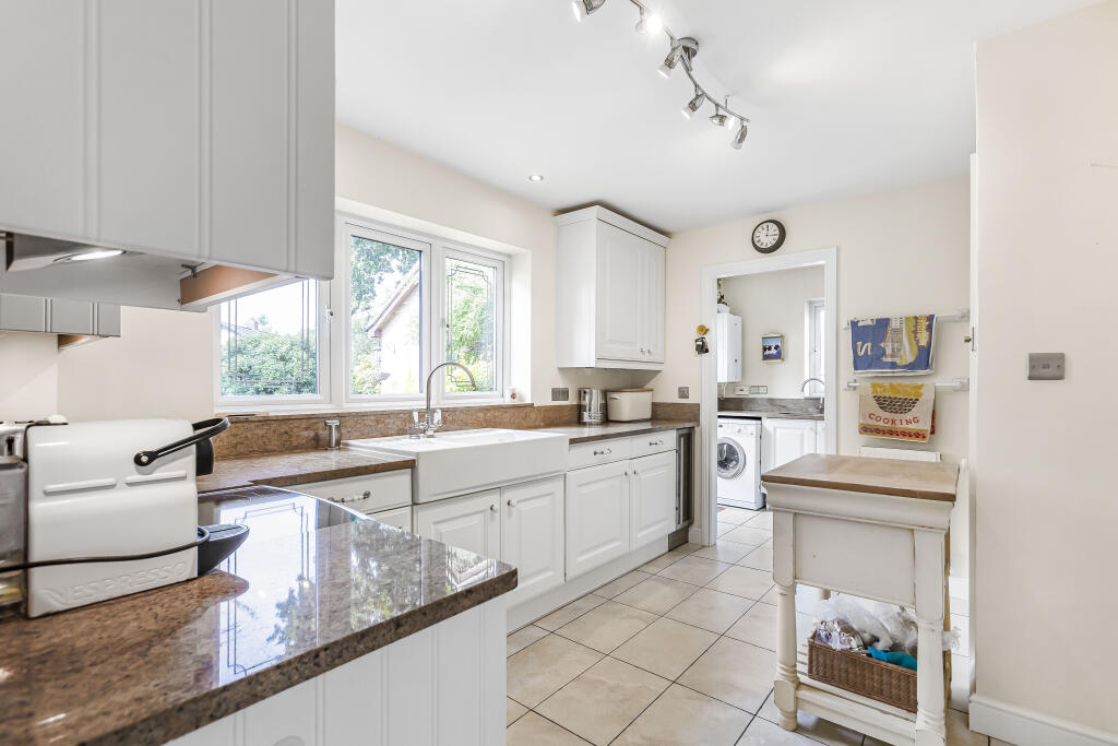 Mount Pleasant Close, Hatfield, Hertfordshire, AL9 photo 4