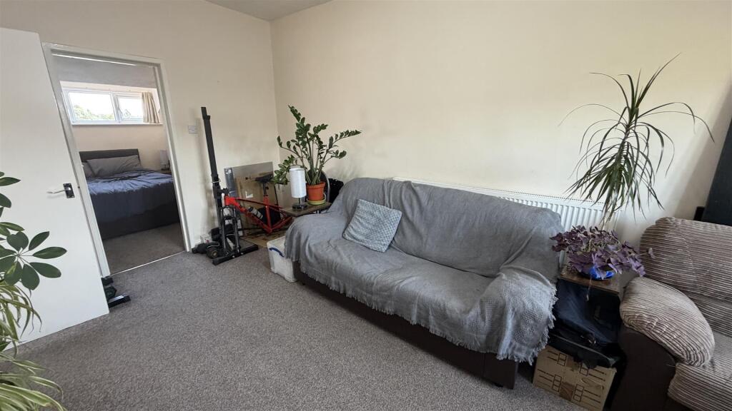 Apartment in Manchester, Ladybarn, Fallowfield - View 5