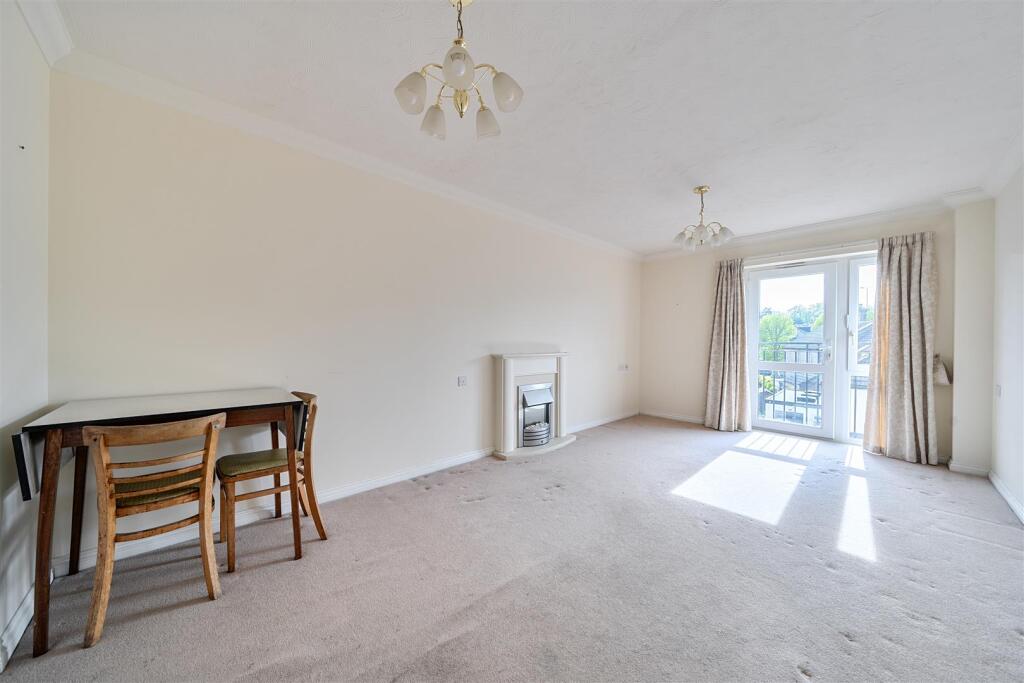 Atkins Lodge, Orpington, Greater London photo 4