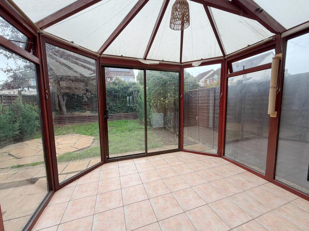 Bates Close, Higham Ferrers, NN10 photo 4