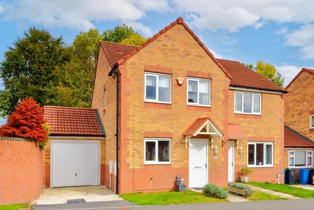 3-bed semi-detached on Calders Crescent, Sheffield, £210,000