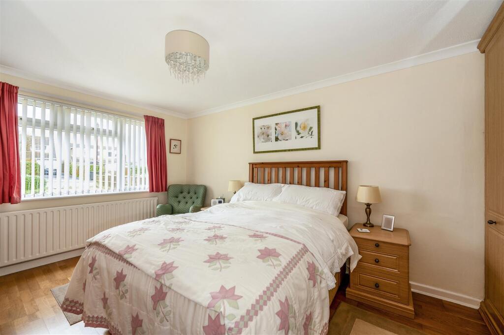 House in Clanfield - View 4