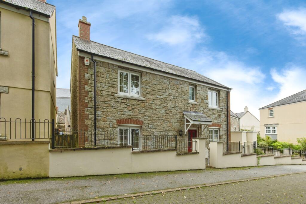 4-bed detached on Orchard Way, Duporth, St. Austell, Cornwall, PL26, £425,000