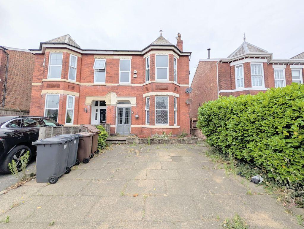 Main image of property: To Let - Cavendish Road, Birkdale - Two Bedroom First Floor Apt