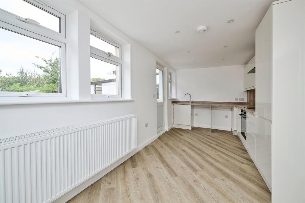 House in Peterborough, Lutton - View 3