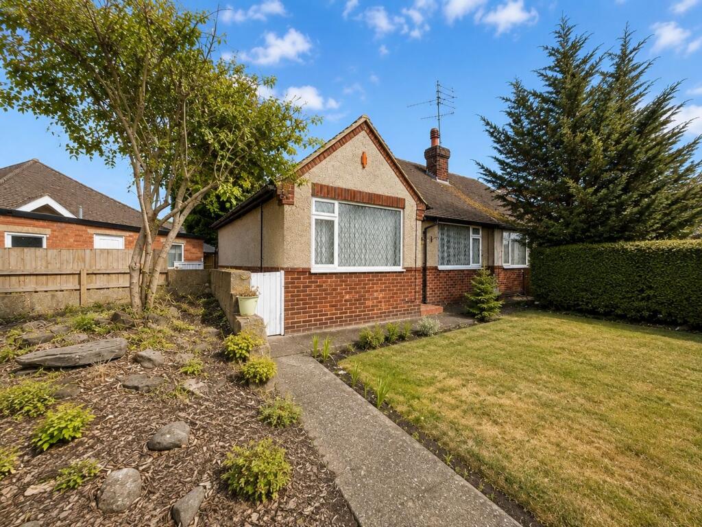 2-bed semi-detached on Laburnum Grove, Luton, LU3, £335,000