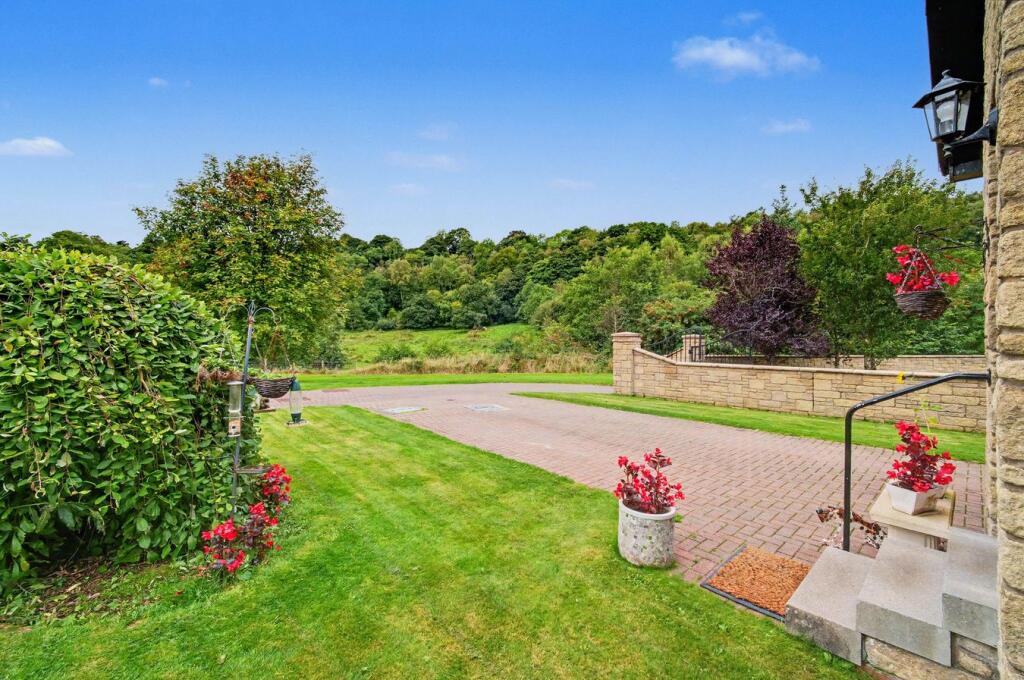 House in Kilmarnock, East Ayrshire - View 4