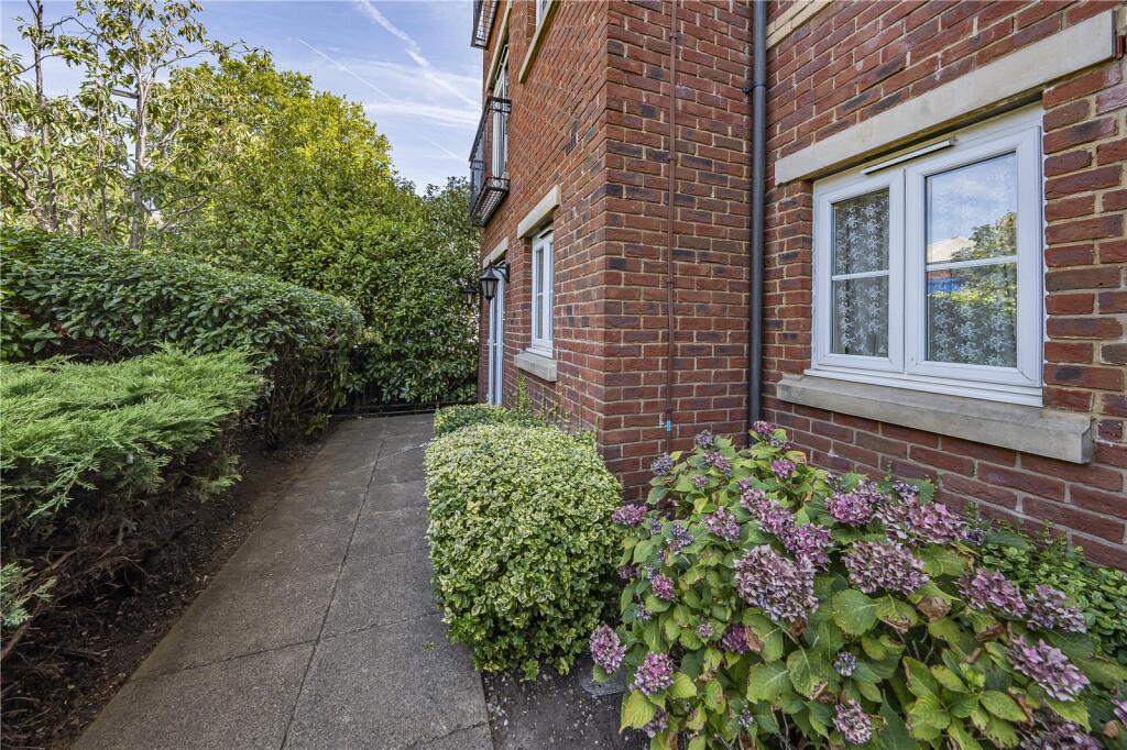 Apartment in London - View 3