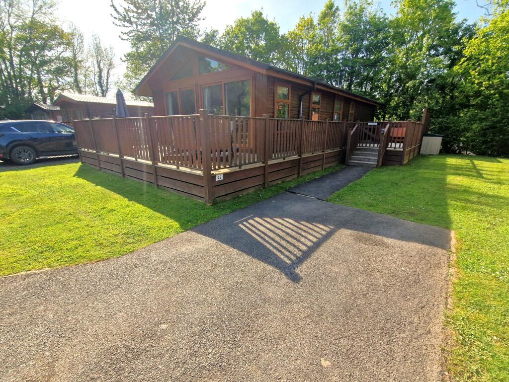 2-bed caravan on The Brambles, Finlake Holiday Park, Newton Abbot, £70,000
