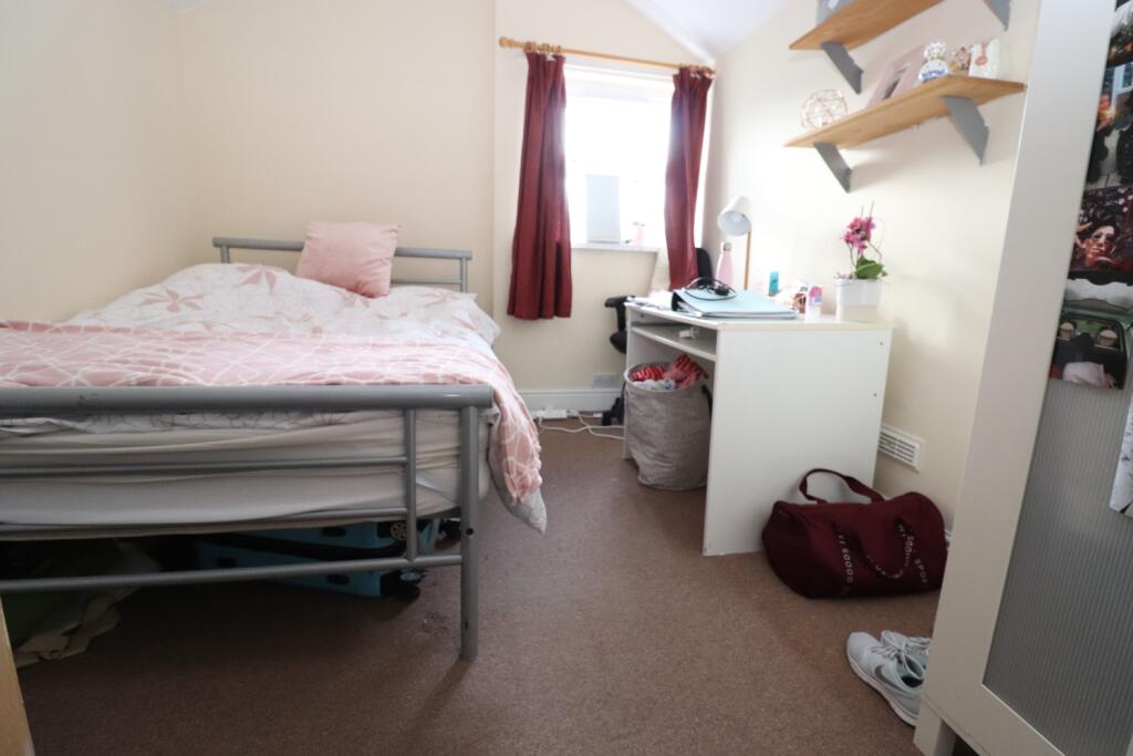 House in Cardiff, Maindy, Cathays - More