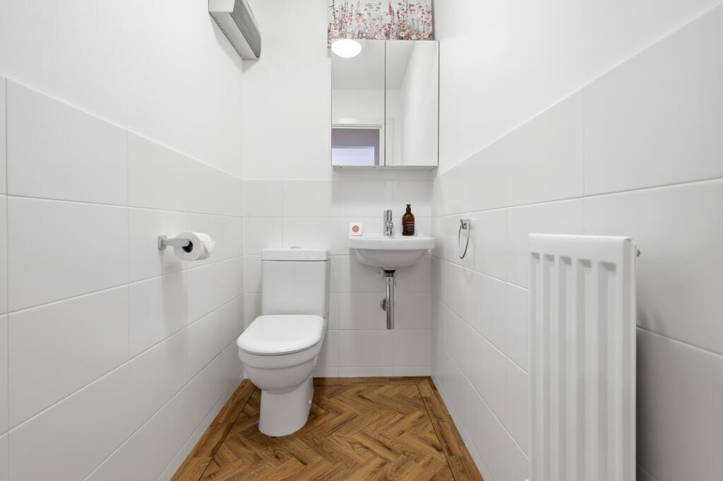 House in Chelmsford, Great Baddow - View 6