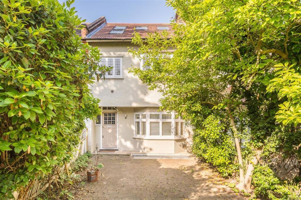 Main image of property: Park Hill, Clapham
