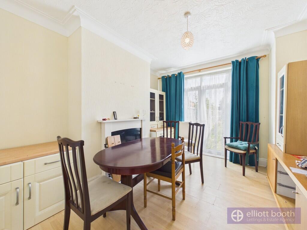 91 Lindale Gardens photo 4