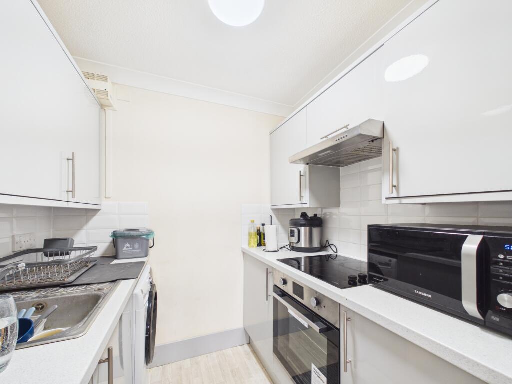 Apartment in Cambridge - View 2