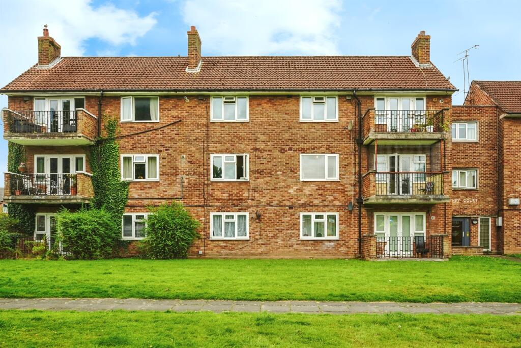 1-bed flat on Woodhey Court, Wirral, £85,000