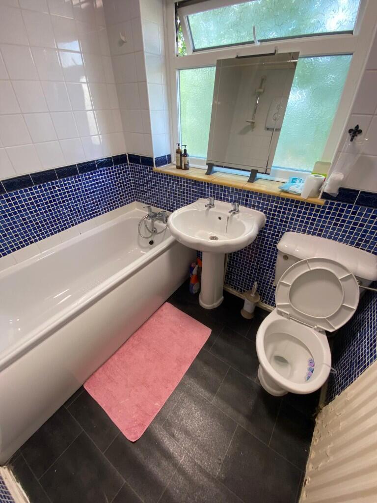 2 bedroom semi-detached house for rent