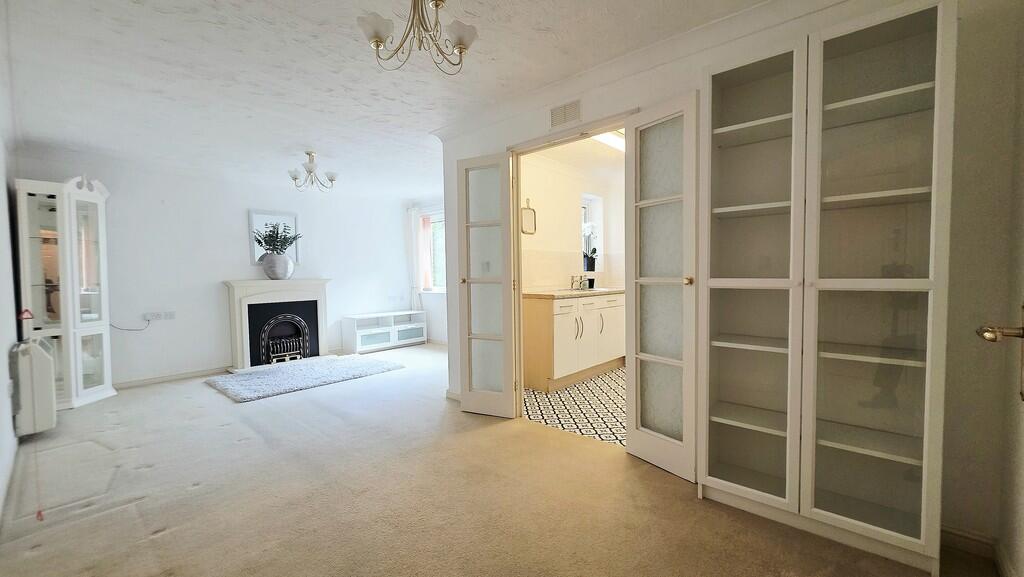 Apartment in Brackley, West Northamptonshire - View 3