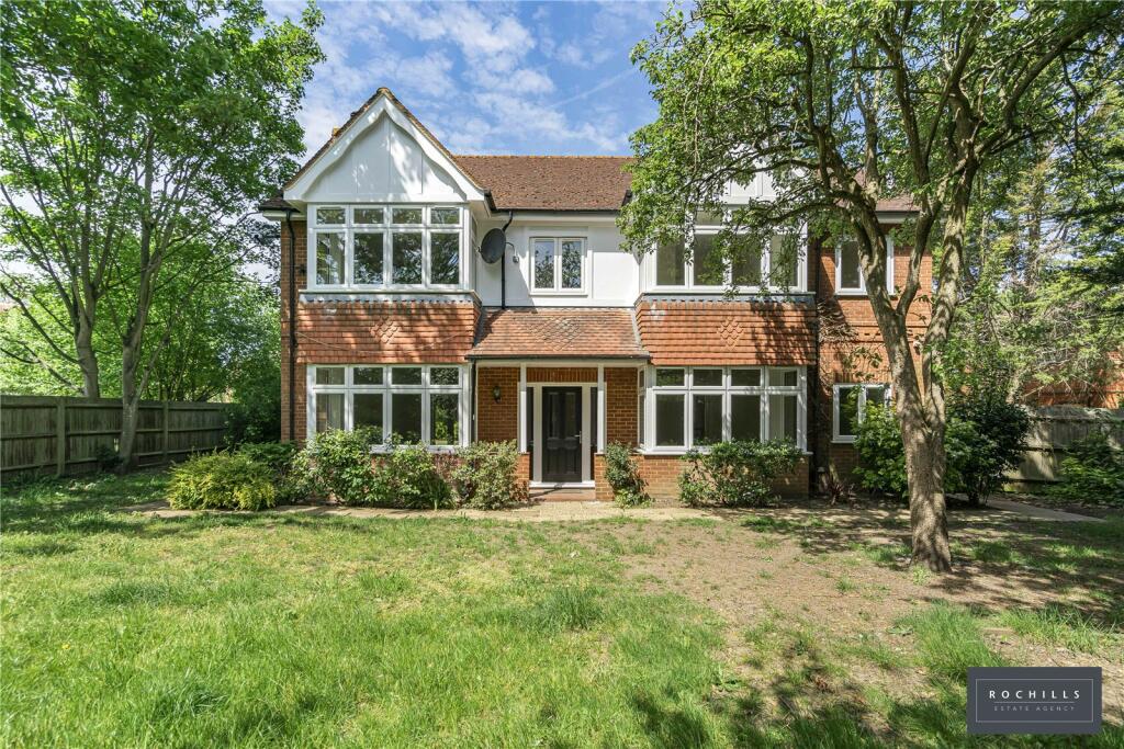 Main image of property: Hersham Road, WALTON-ON-THAMES, Surrey, KT12
