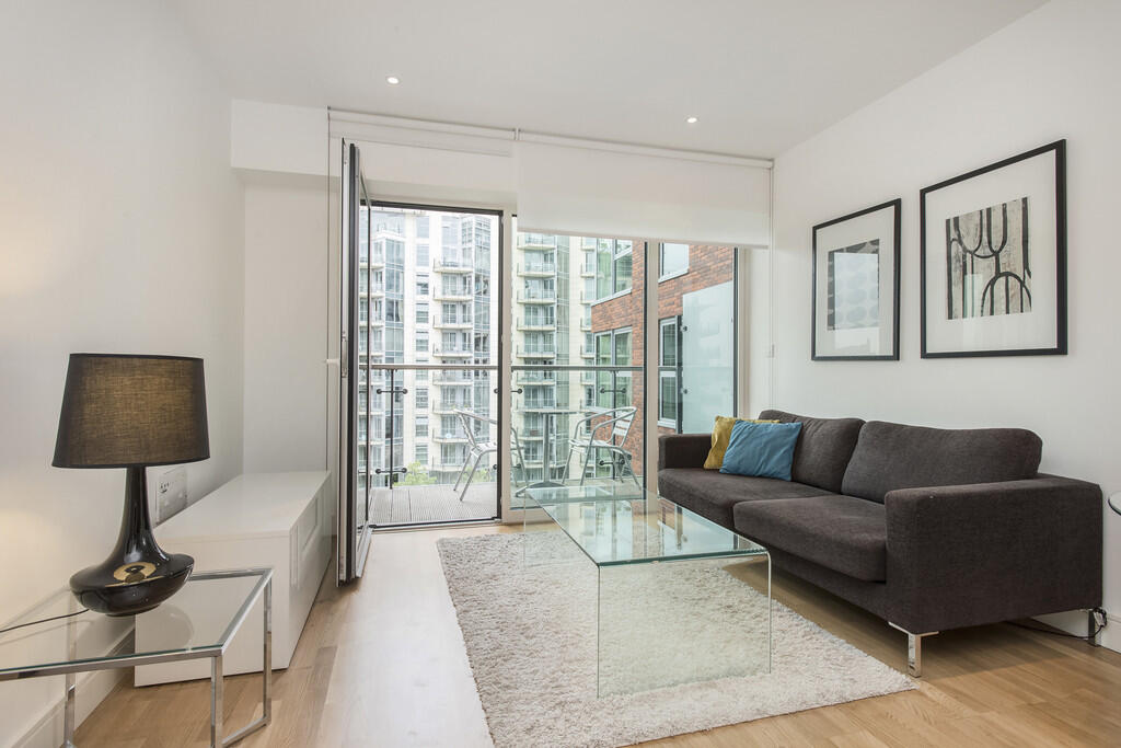 Main image of property: Spinnaker House, Battersea Reach