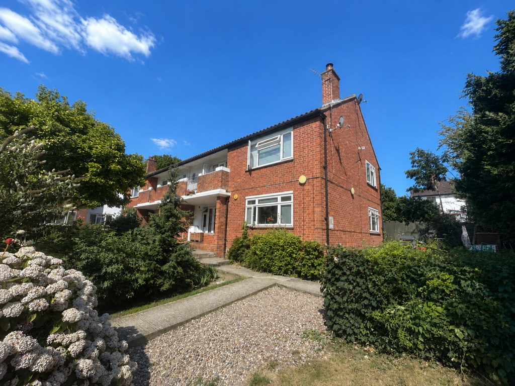Main image of property: 53 The Avenue, Beckenham, BR3