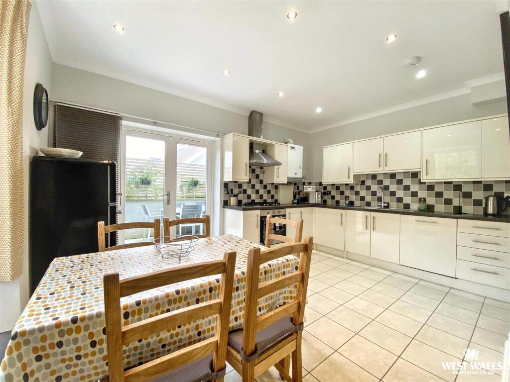 House in Penally - More