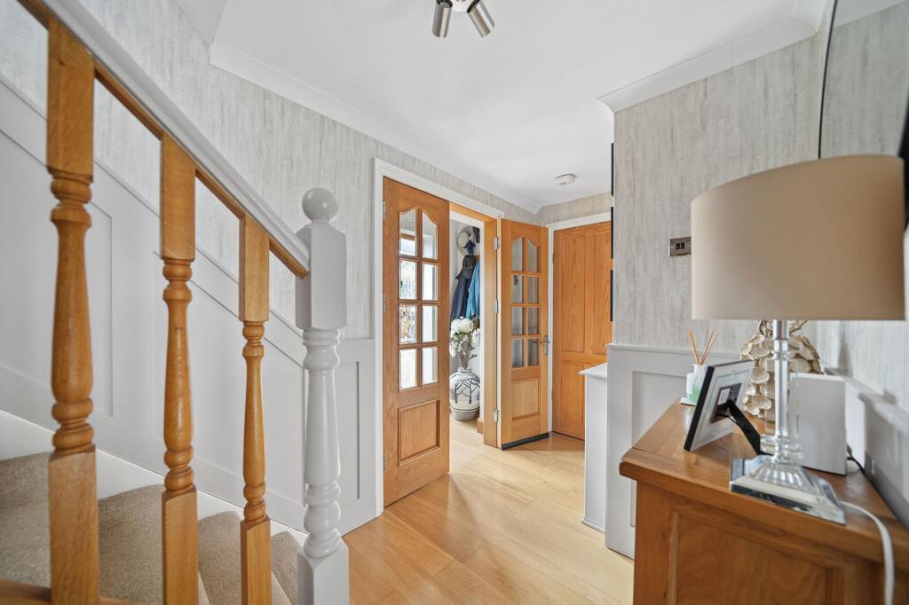 House in Hemel Hempstead - More