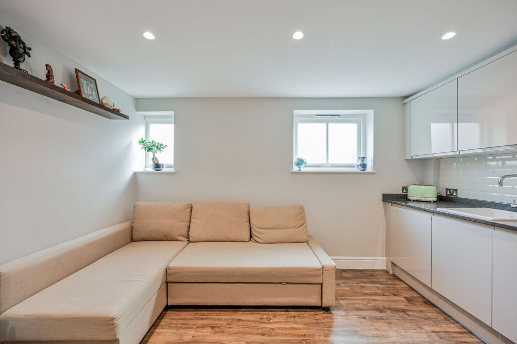 Apartment in London - More