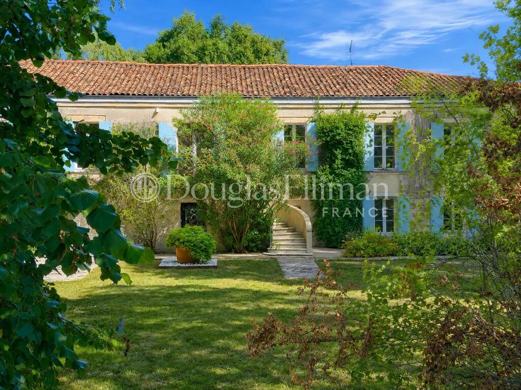 Main image of property: Aquitaine, Gironde, Yvrac
