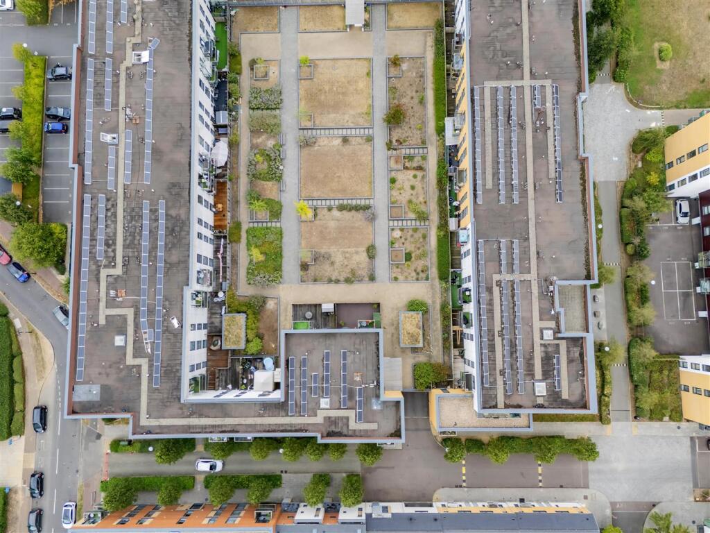 Apartment in London, Enfield Lock - View 2