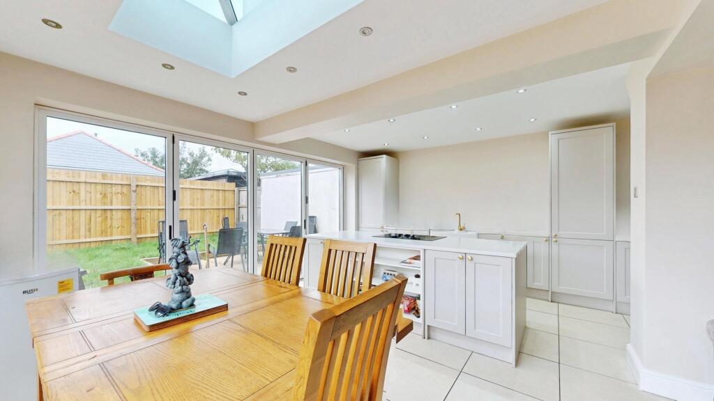 House in Cardiff, Rhiwbina - View 3