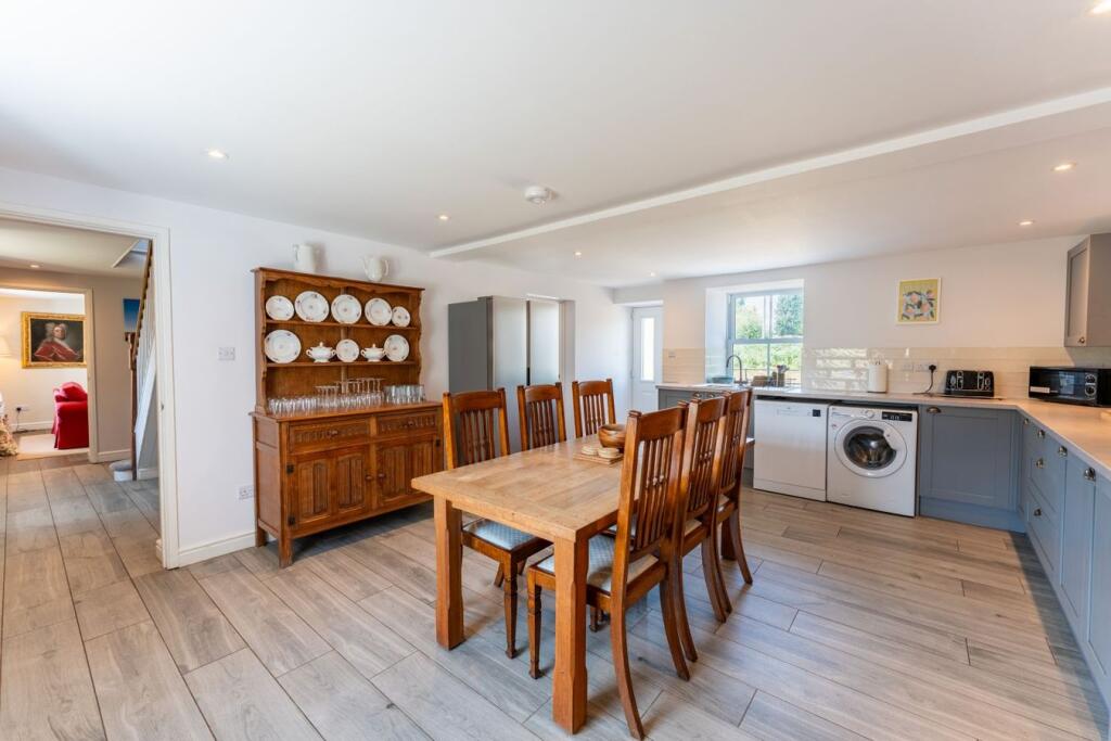 House in Newport - View 5