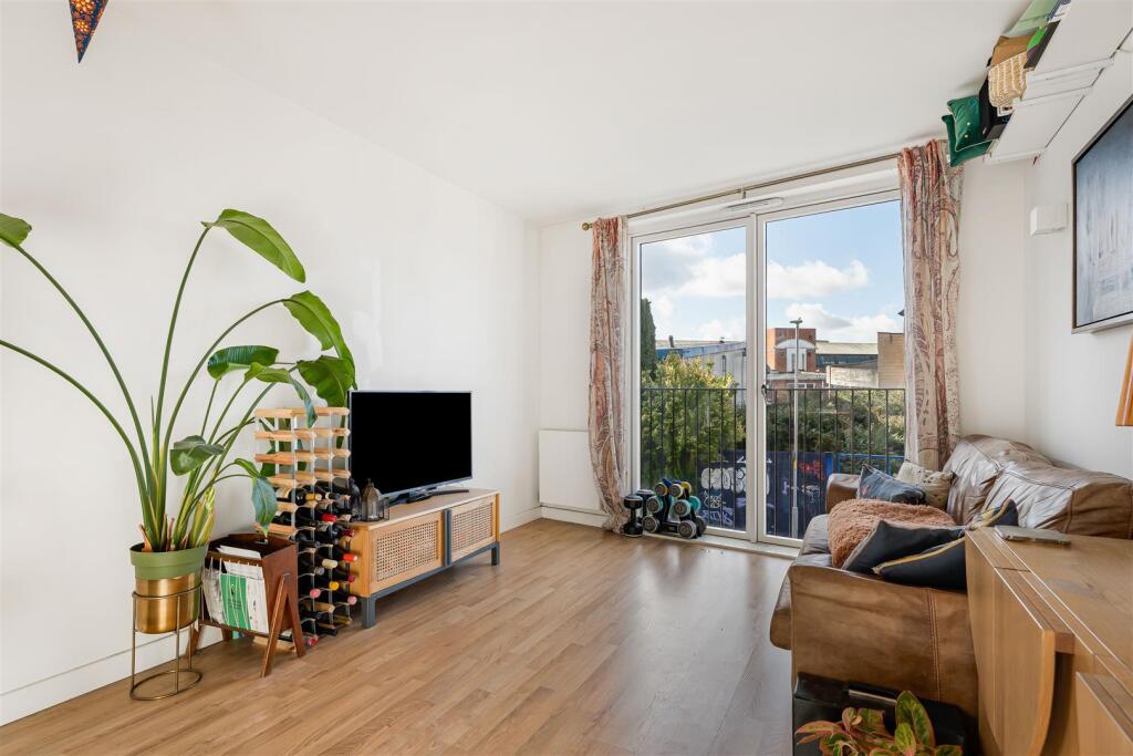 Apartment in London, Royal Borough of Kingston upon Thames - View 4
