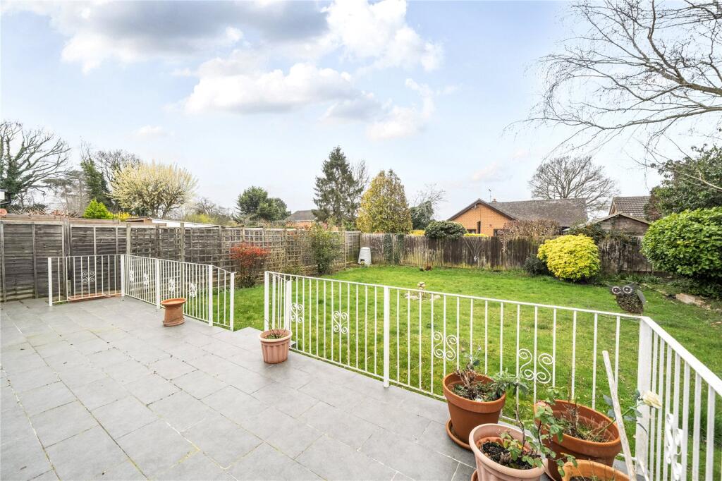 Plough Lane, Wokingham, Berkshire, RG40 photo 2