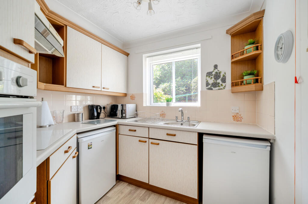 Apartment in Brighton - View 4