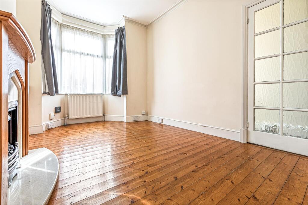 House in Leicester, Aylestone Park - More